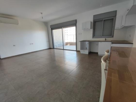 היסמין 10, הפרחים