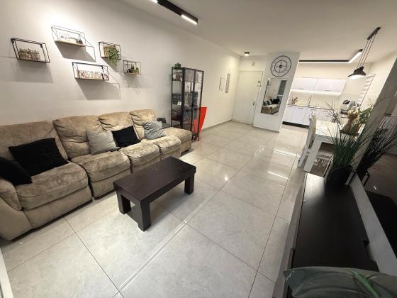 דרך ירושלים 9, הוותיקה