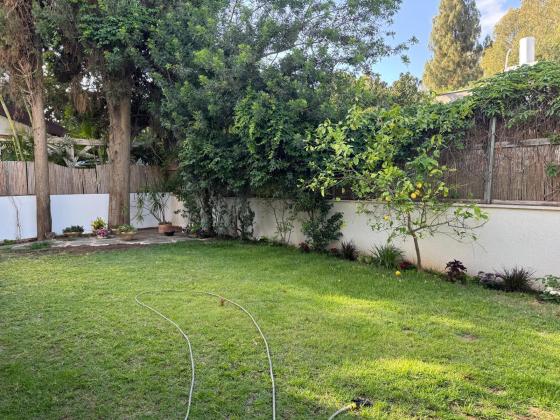 בשכונת נווה רום