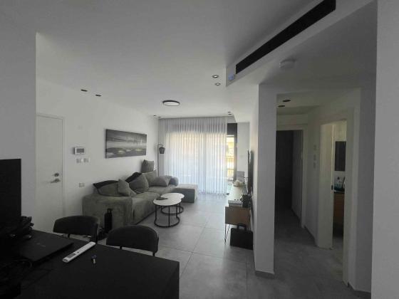 יצחק הלוי 55, גרין ועם