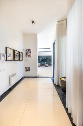 גרשון אבנר 13, ארמון הנציב