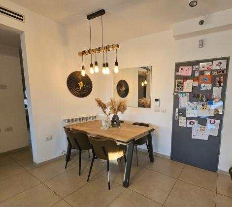 עמנואל זיסמן 11, הר חומה