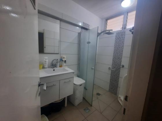 הצבי 107, שכונה ה