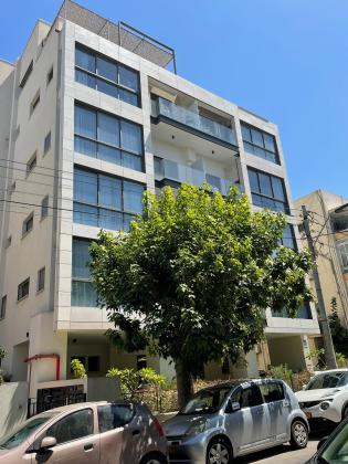 עובדיה מברטנורה 13, הצפון הישן החלק הצפוני