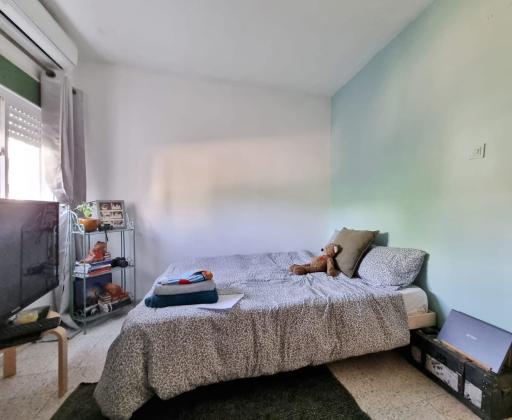 ששת הימים 158, אורים