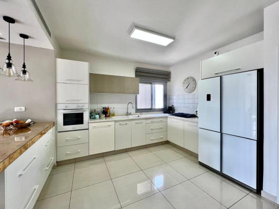 ריינס 36, נאות הרצל