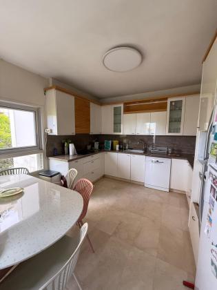 בשכונת נוה אביבים