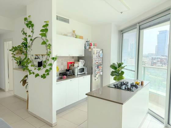 יצחק גרציאני, שרונה