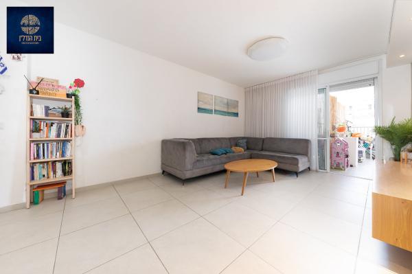 משה רבנו 3, אחיסמך