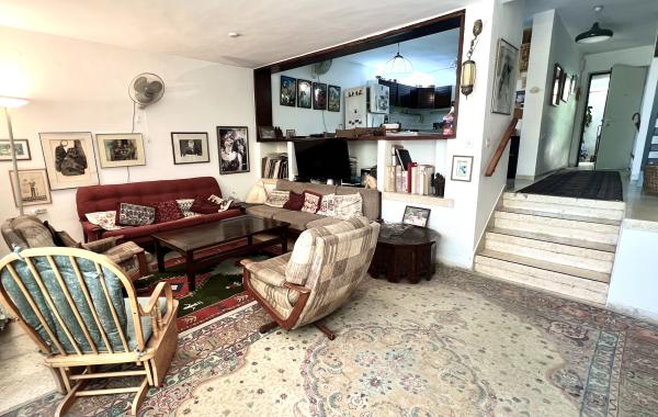 מבוא המאבק, הגבעה הצרפתית