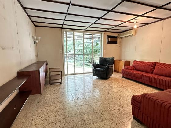 בשכונת תל ברוך