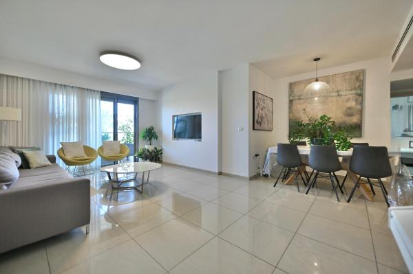 התורמוס 1, קרית ראשון