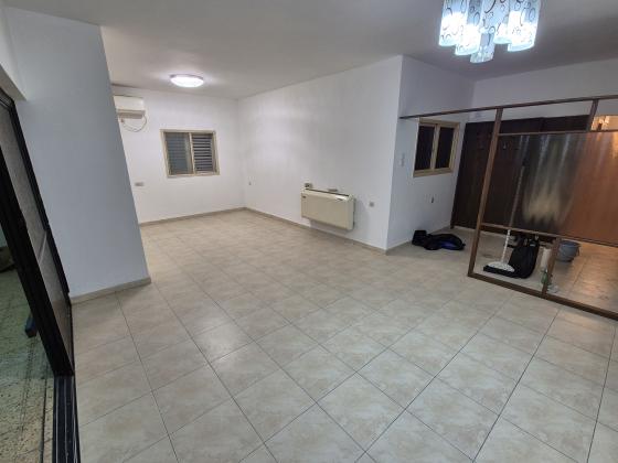 הפלמ"ח 16, מרכז העיר