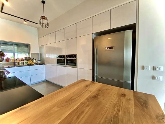 הרופא 11, אחוזה