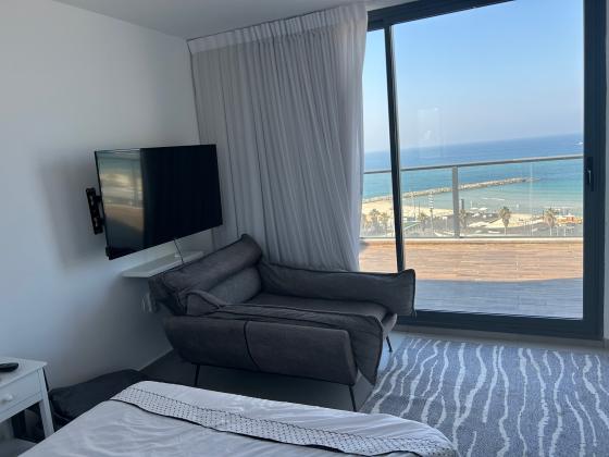 בשכונת מנשיה