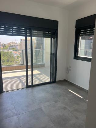 שמואל הנגיד 20, מרכז