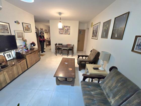 רוטנשטריך 24, כפר שלם