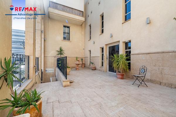 הסנה 1, עג'מי