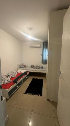 יוספטל 9, גיורא