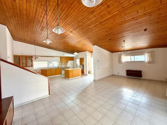 העצמאות 62, אפרידר