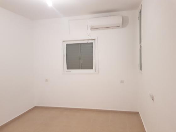 ארלוזורוב 70, שכונת הראשונים