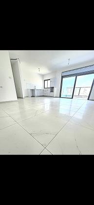 יצחק שמיר 10, נווה שרון