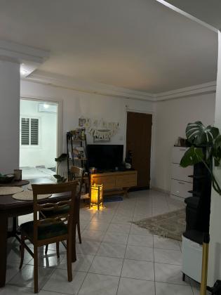 יצחק שדה 7, מרכז העיר