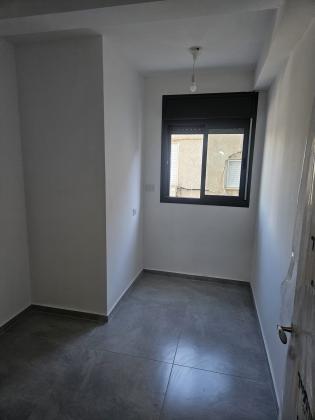 אתרוג 3, בית וגן