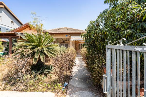 ברנר 11, כצנלסון