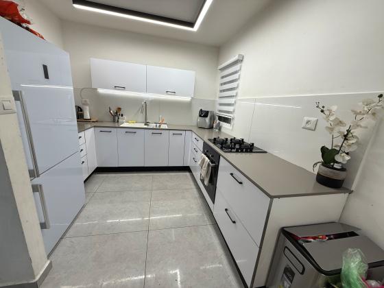 דרך ירושלים 9, הוותיקה