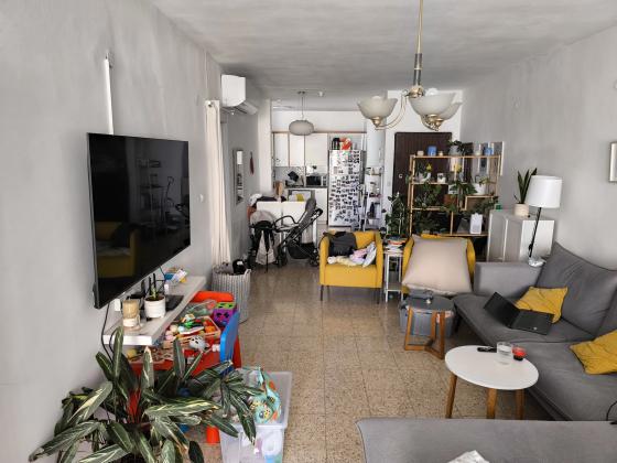 טיומקין 1, הראשונים