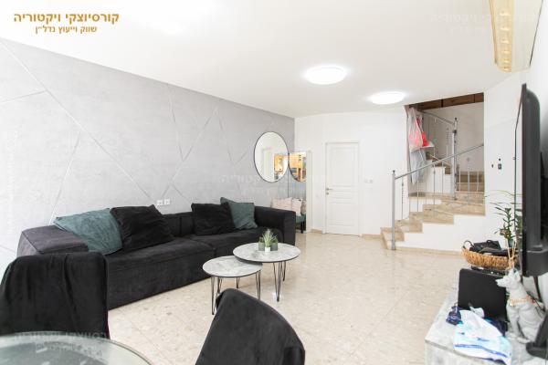 סחלב 22, רמת אלמוגי