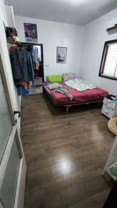 סוקולוב 18, הראשונים