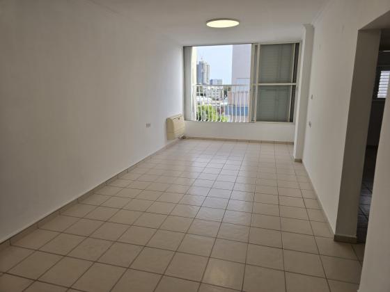 קרייתי 8, שיכון ותיקים