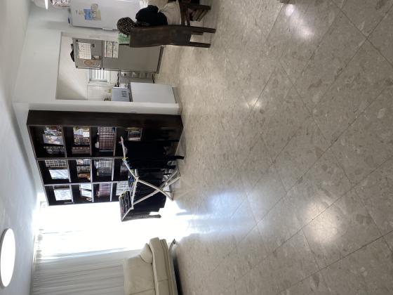 מנוחה ונחלה 23, מרכז העיר