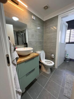 השולמית 16, אור ים