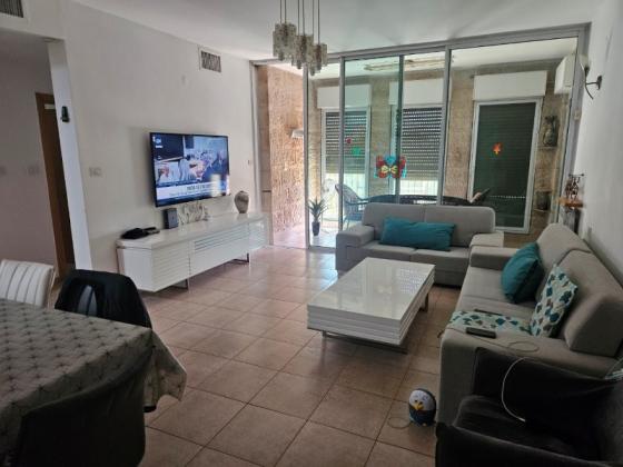 ישראל אלדד, ארנונה (תלפיות)