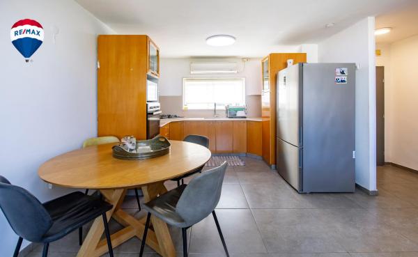 הרקפת 53, גבעת סביון