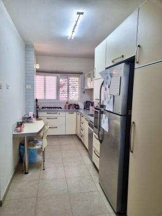 עין גדי 14, ארלוזרוב