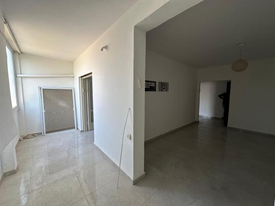 אסף שמחוני 16, העיר העתיקה ורסקו