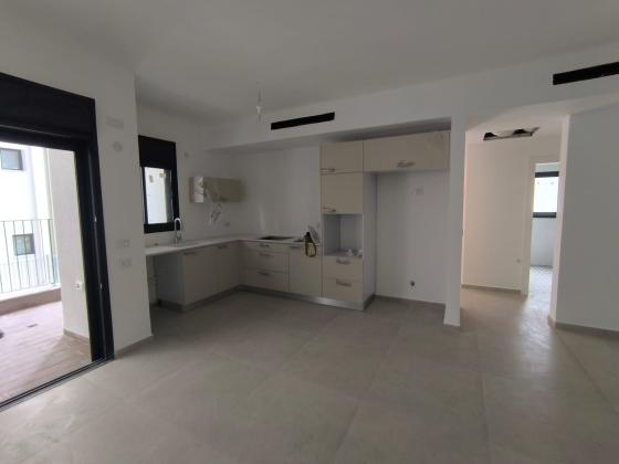 עוזיאל 7, יד לבנים