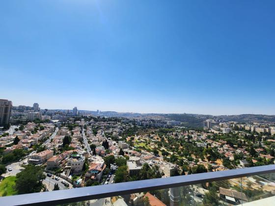 הנרייטה סולד 7, קרית היובל