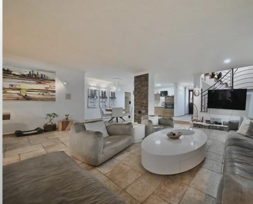 גולן 37, גבעת סביון