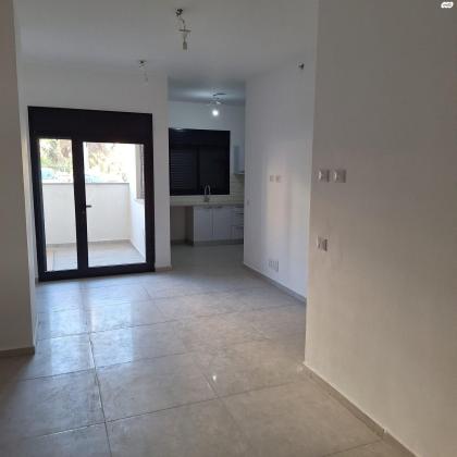 מעפילי אגוז 7, נוה חן