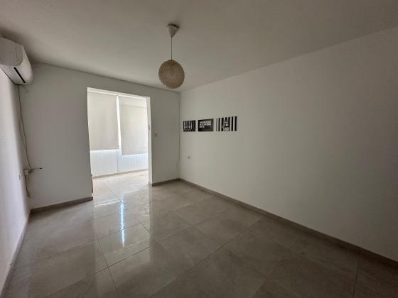 אסף שמחוני 16, העיר העתיקה ורסקו