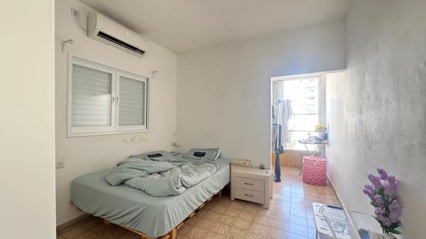 יהודה גור 12, צפון מזרח העיר