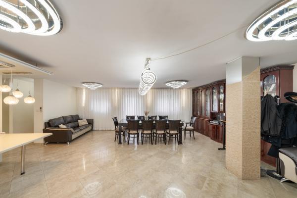 משה חגיז, זכרון משה