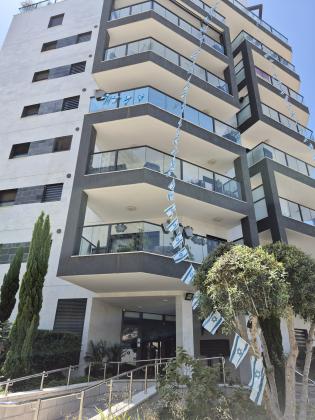 אורנה פורת 3, הרקפות