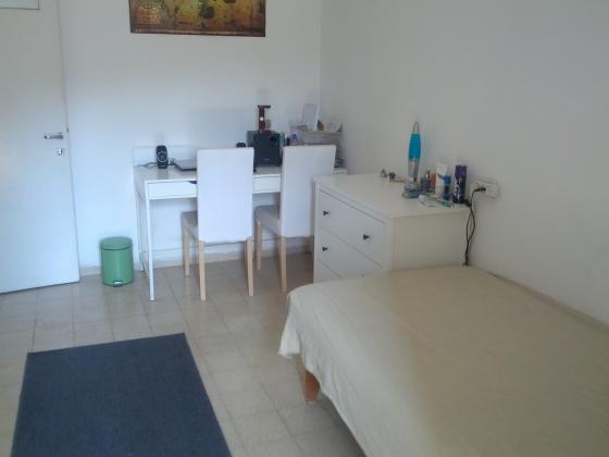 הארזים 12, בית הכרם