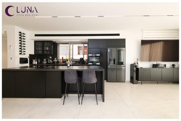 בני בנימין 30, גלי הים